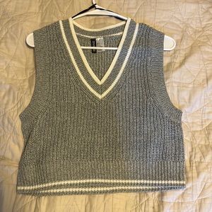 Grey vest never worn size S